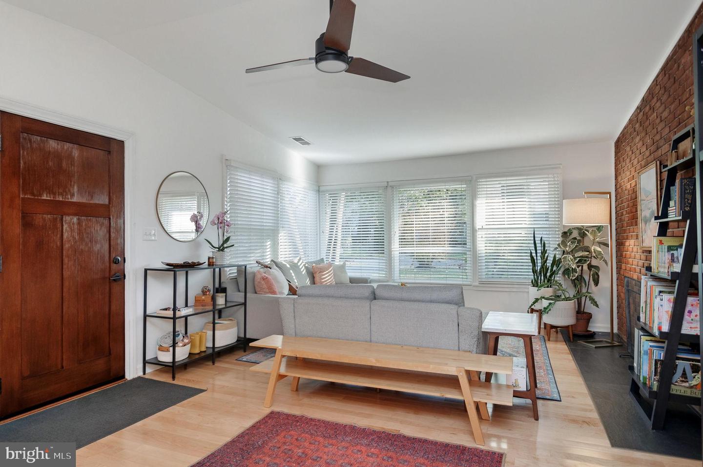 7014 OAK RIDGE RD, FALLS CHURCH, Virginia 22042, 3 Bedrooms Bedrooms, 4 Rooms Rooms,1 BathroomBathrooms,Residential,For sale,7014 OAK RIDGE RD,VAFX2279080 MLS # VAFX2279080 7014 OAK RIDGE RD, FALLS CHURCH, Virginia 22042, 3 Bedrooms Bedrooms, 4 Rooms Rooms,1 BathroomBathrooms,Residential,For sale,7014 OAK RIDGE RD,VAFX2279080 MLS # VAFX2279080