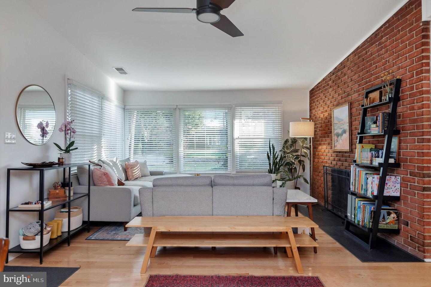 7014 OAK RIDGE RD, FALLS CHURCH, Virginia 22042, 3 Bedrooms Bedrooms, 4 Rooms Rooms,1 BathroomBathrooms,Residential,For sale,7014 OAK RIDGE RD,VAFX2279080 MLS # VAFX2279080 7014 OAK RIDGE RD, FALLS CHURCH, Virginia 22042, 3 Bedrooms Bedrooms, 4 Rooms Rooms,1 BathroomBathrooms,Residential,For sale,7014 OAK RIDGE RD,VAFX2279080 MLS # VAFX2279080