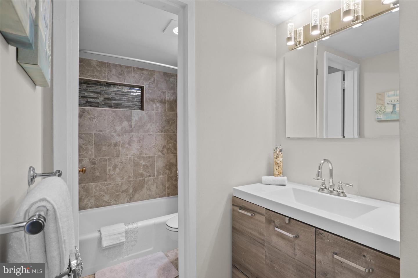 2059 HUNTINGTON AVE #1201, ALEXANDRIA, Virginia 22303, 1 Bedroom Bedrooms, ,1 BathroomBathrooms,Residential,For sale,2059 HUNTINGTON AVE #1201,VAFX2279106 MLS # VAFX2279106 2059 HUNTINGTON AVE #1201, ALEXANDRIA, Virginia 22303, 1 Bedroom Bedrooms, ,1 BathroomBathrooms,Residential,For sale,2059 HUNTINGTON AVE #1201,VAFX2279106 MLS # VAFX2279106