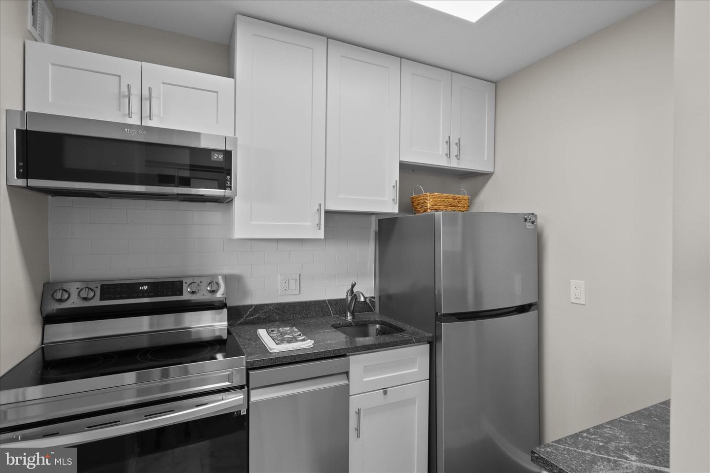 2059 HUNTINGTON AVE #1201, ALEXANDRIA, Virginia 22303, 1 Bedroom Bedrooms, ,1 BathroomBathrooms,Residential,For sale,2059 HUNTINGTON AVE #1201,VAFX2279106 MLS # VAFX2279106 2059 HUNTINGTON AVE #1201, ALEXANDRIA, Virginia 22303, 1 Bedroom Bedrooms, ,1 BathroomBathrooms,Residential,For sale,2059 HUNTINGTON AVE #1201,VAFX2279106 MLS # VAFX2279106