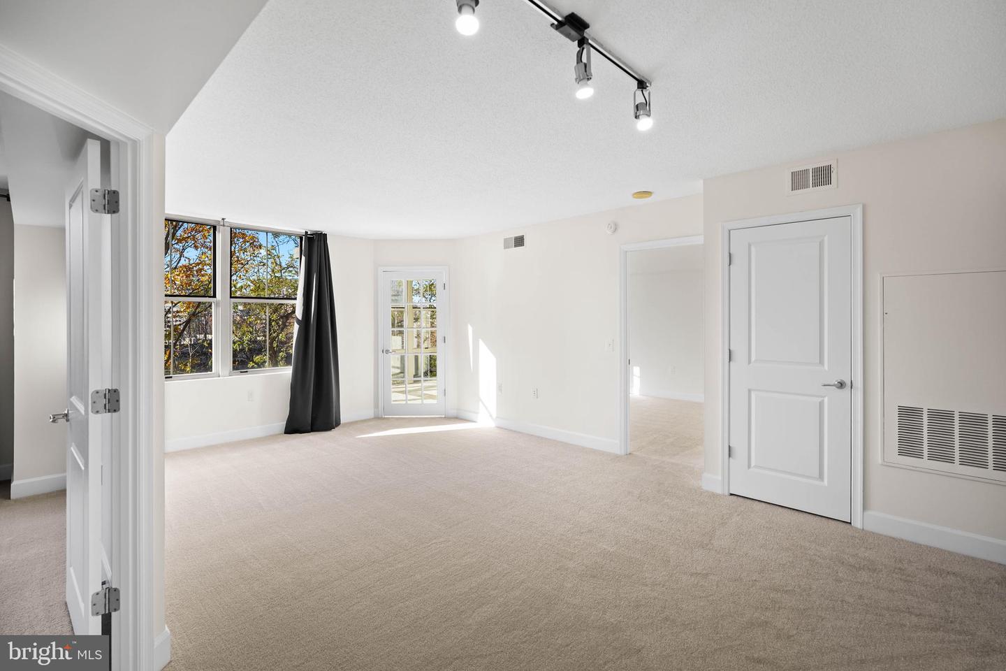 11800 SUNSET HILLS RD #611, RESTON, Virginia 20190, 2 Bedrooms Bedrooms, ,2 BathroomsBathrooms,Residential,For sale,11800 SUNSET HILLS RD #611,VAFX2278918 MLS # VAFX2278918 11800 SUNSET HILLS RD #611, RESTON, Virginia 20190, 2 Bedrooms Bedrooms, ,2 BathroomsBathrooms,Residential,For sale,11800 SUNSET HILLS RD #611,VAFX2278918 MLS # VAFX2278918