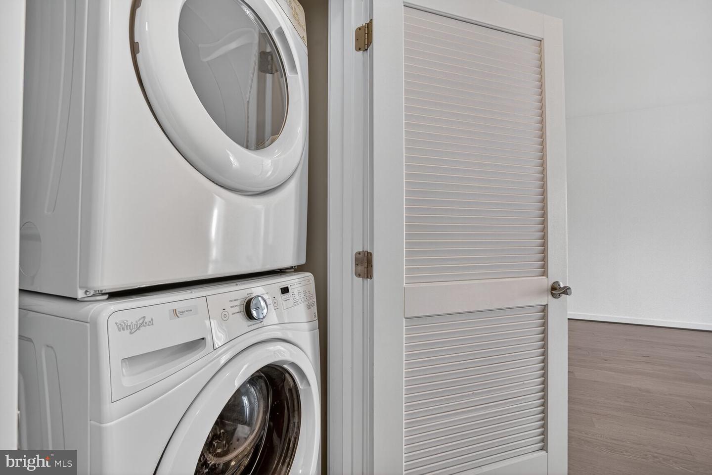 9450 SILVER KING CT #401, FAIRFAX, Virginia 22031, 2 Bedrooms Bedrooms, ,2 BathroomsBathrooms,Residential,For sale,9450 SILVER KING CT #401,VAFC2007388 MLS # VAFC2007388 9450 SILVER KING CT #401, FAIRFAX, Virginia 22031, 2 Bedrooms Bedrooms, ,2 BathroomsBathrooms,Residential,For sale,9450 SILVER KING CT #401,VAFC2007388 MLS # VAFC2007388