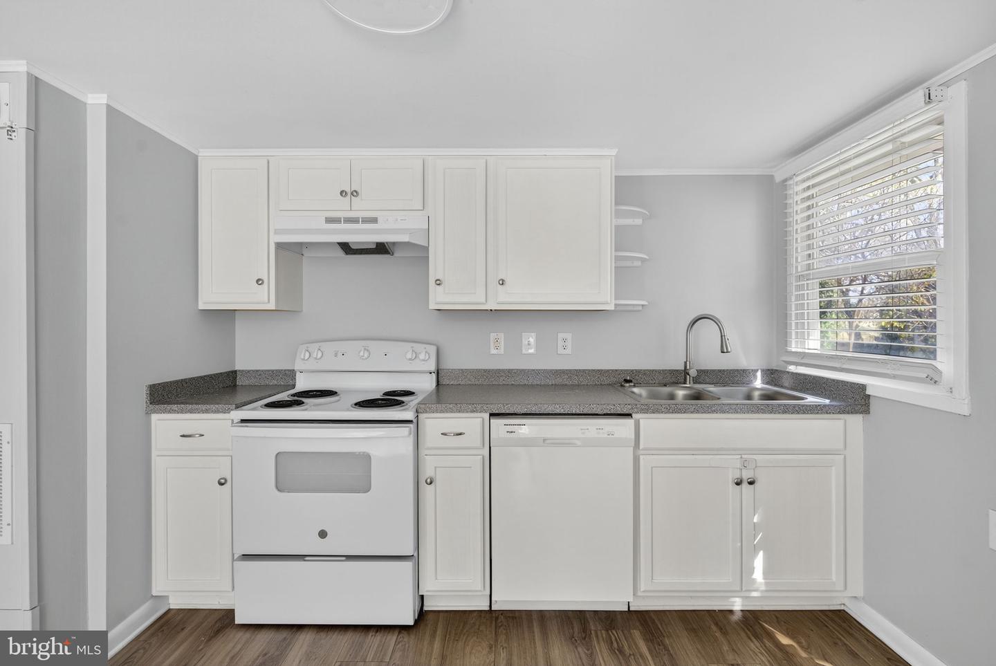 208 SHENANDOAH AVE, WINCHESTER, Virginia 22601, 3 Bedrooms Bedrooms, ,1 BathroomBathrooms,Residential,For sale,208 SHENANDOAH AVE,VAWI2009462 MLS # VAWI2009462 208 SHENANDOAH AVE, WINCHESTER, Virginia 22601, 3 Bedrooms Bedrooms, ,1 BathroomBathrooms,Residential,For sale,208 SHENANDOAH AVE,VAWI2009462 MLS # VAWI2009462