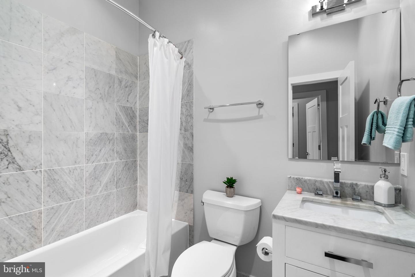 1230 FAIRMONT ST NW #1, WASHINGTON, District Of Columbia 20009, 3 Bedrooms Bedrooms, ,2 BathroomsBathrooms,Residential,For sale,1230 FAIRMONT ST NW #1,DCDC2231624 MLS # DCDC2231624 1230 FAIRMONT ST NW #1, WASHINGTON, District Of Columbia 20009, 3 Bedrooms Bedrooms, ,2 BathroomsBathrooms,Residential,For sale,1230 FAIRMONT ST NW #1,DCDC2231624 MLS # DCDC2231624