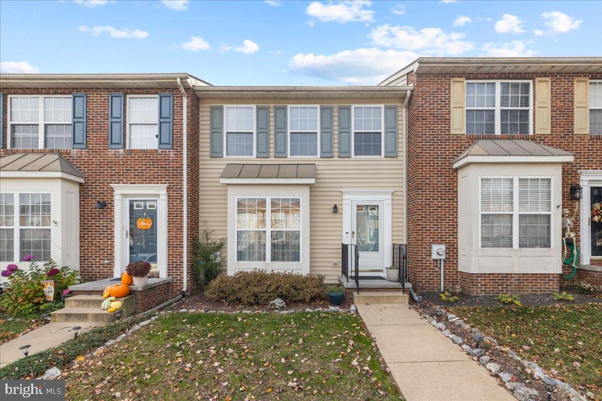 110 CHATHAM SQ, WINCHESTER, Virginia 22601, 2 Bedrooms Bedrooms, 6 Rooms Rooms,1 BathroomBathrooms,Residential,For sale,110 CHATHAM SQ,VAFV2038040 MLS # VAFV2038040 110 CHATHAM SQ, WINCHESTER, Virginia 22601, 2 Bedrooms Bedrooms, 6 Rooms Rooms,1 BathroomBathrooms,Residential,For sale,110 CHATHAM SQ,VAFV2038040 MLS # VAFV2038040