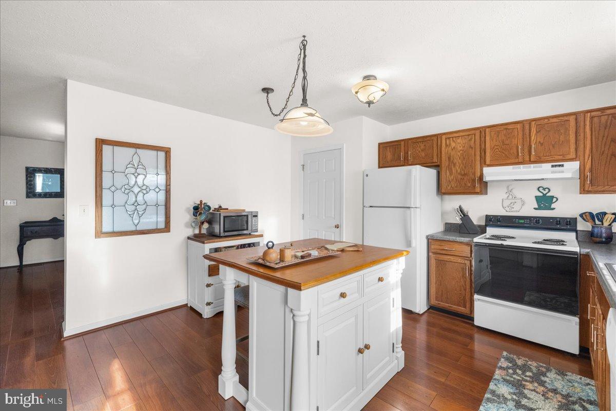 110 CHATHAM SQ, WINCHESTER, Virginia 22601, 2 Bedrooms Bedrooms, 6 Rooms Rooms,1 BathroomBathrooms,Residential,For sale,110 CHATHAM SQ,VAFV2038040 MLS # VAFV2038040 110 CHATHAM SQ, WINCHESTER, Virginia 22601, 2 Bedrooms Bedrooms, 6 Rooms Rooms,1 BathroomBathrooms,Residential,For sale,110 CHATHAM SQ,VAFV2038040 MLS # VAFV2038040