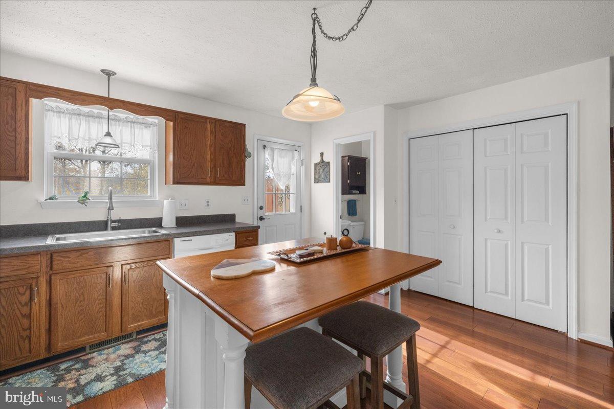 110 CHATHAM SQ, WINCHESTER, Virginia 22601, 2 Bedrooms Bedrooms, 6 Rooms Rooms,1 BathroomBathrooms,Residential,For sale,110 CHATHAM SQ,VAFV2038040 MLS # VAFV2038040 110 CHATHAM SQ, WINCHESTER, Virginia 22601, 2 Bedrooms Bedrooms, 6 Rooms Rooms,1 BathroomBathrooms,Residential,For sale,110 CHATHAM SQ,VAFV2038040 MLS # VAFV2038040