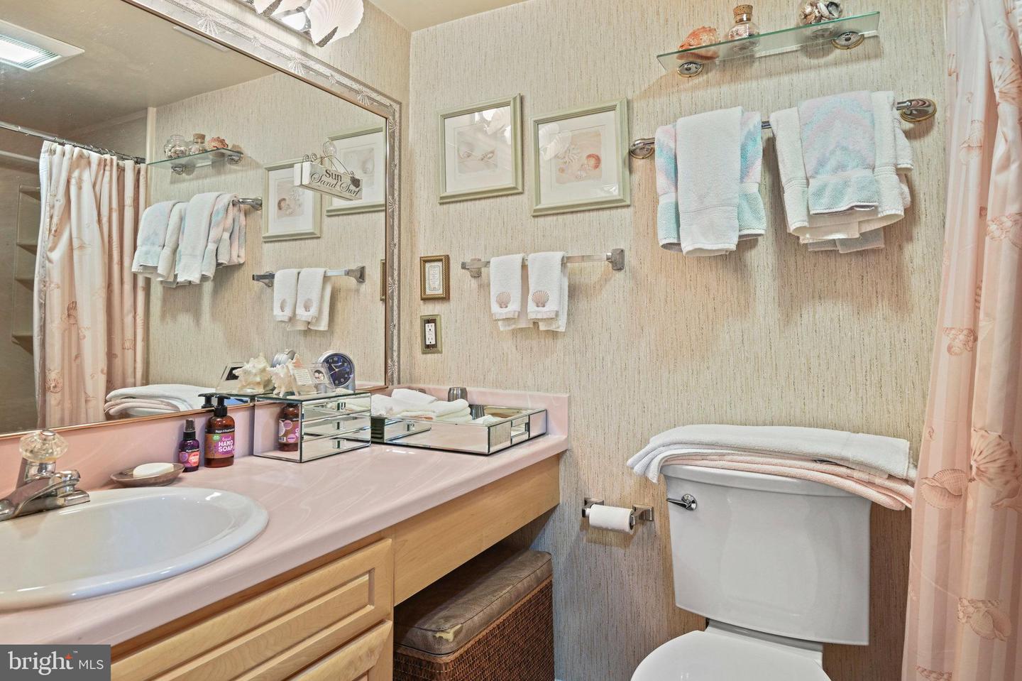 2058 ROYAL FERN CT #26/1C, RESTON, Virginia 20191, 3 Bedrooms Bedrooms, ,2 BathroomsBathrooms,Residential,For sale,2058 ROYAL FERN CT #26/1C,VAFX2279066 MLS # VAFX2279066