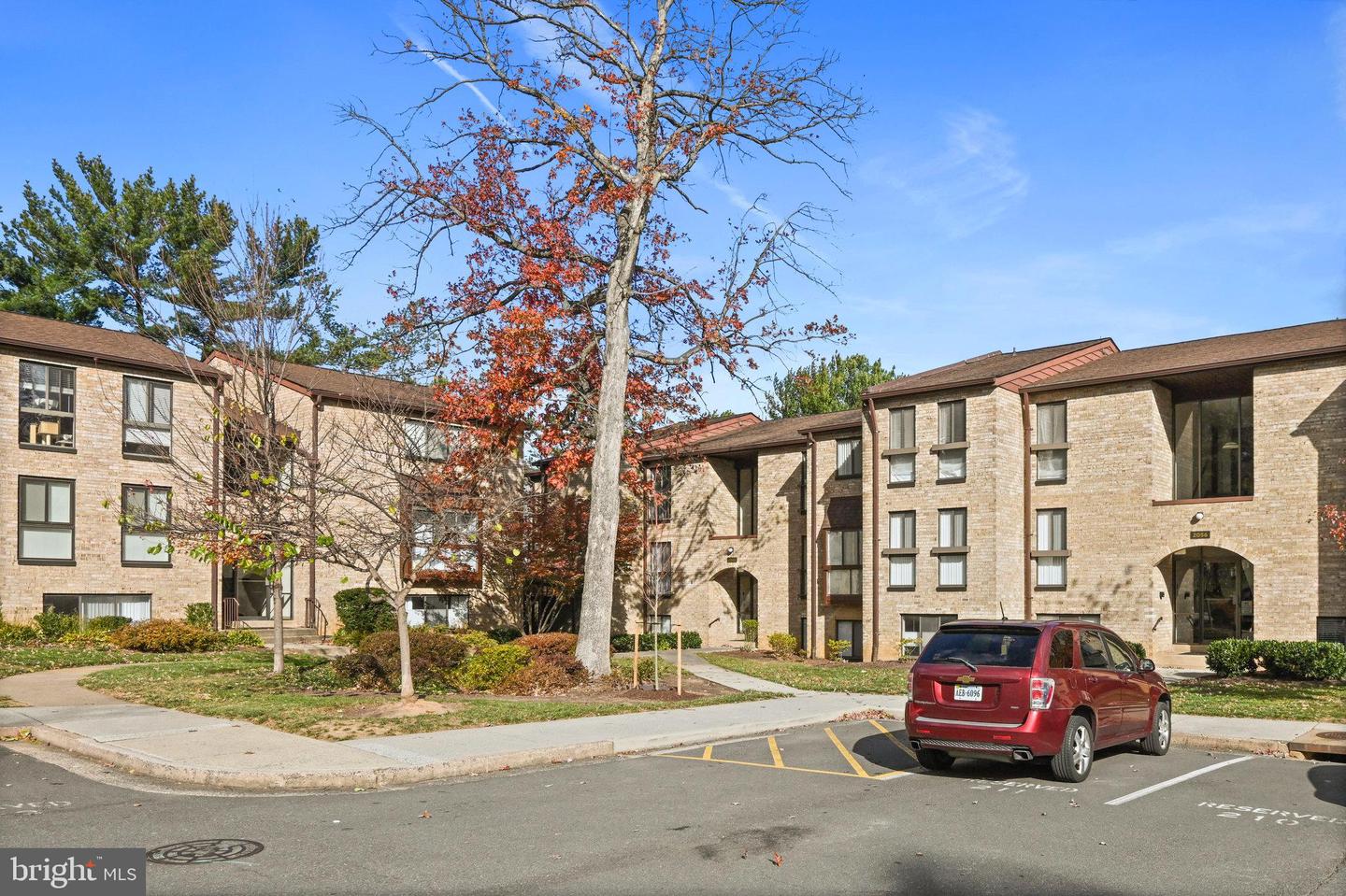2058 ROYAL FERN CT #26/1C, RESTON, Virginia 20191, 3 Bedrooms Bedrooms, ,2 BathroomsBathrooms,Residential,For sale,2058 ROYAL FERN CT #26/1C,VAFX2279066 MLS # VAFX2279066