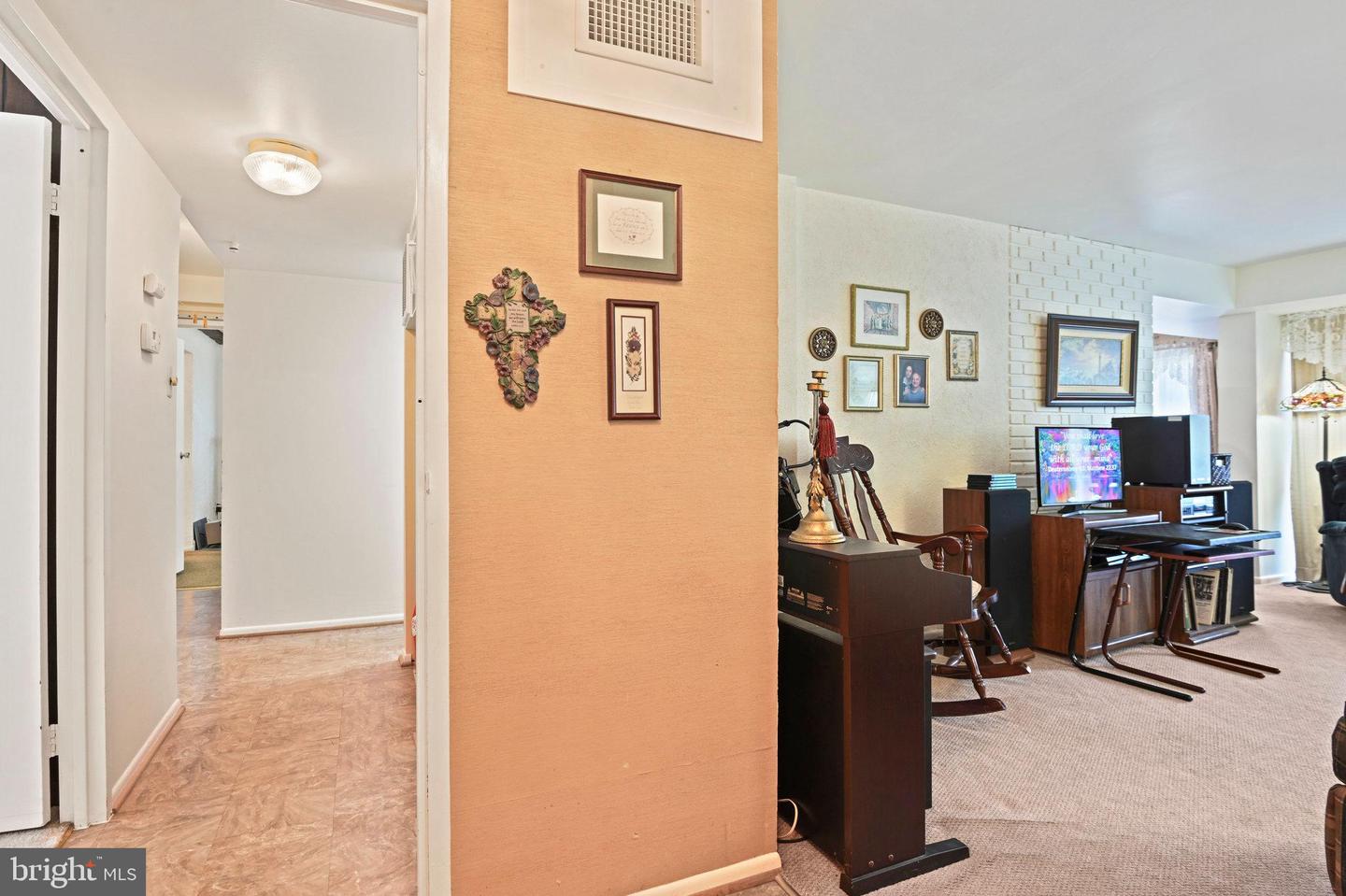 2058 ROYAL FERN CT #26/1C, RESTON, Virginia 20191, 3 Bedrooms Bedrooms, ,2 BathroomsBathrooms,Residential,For sale,2058 ROYAL FERN CT #26/1C,VAFX2279066 MLS # VAFX2279066