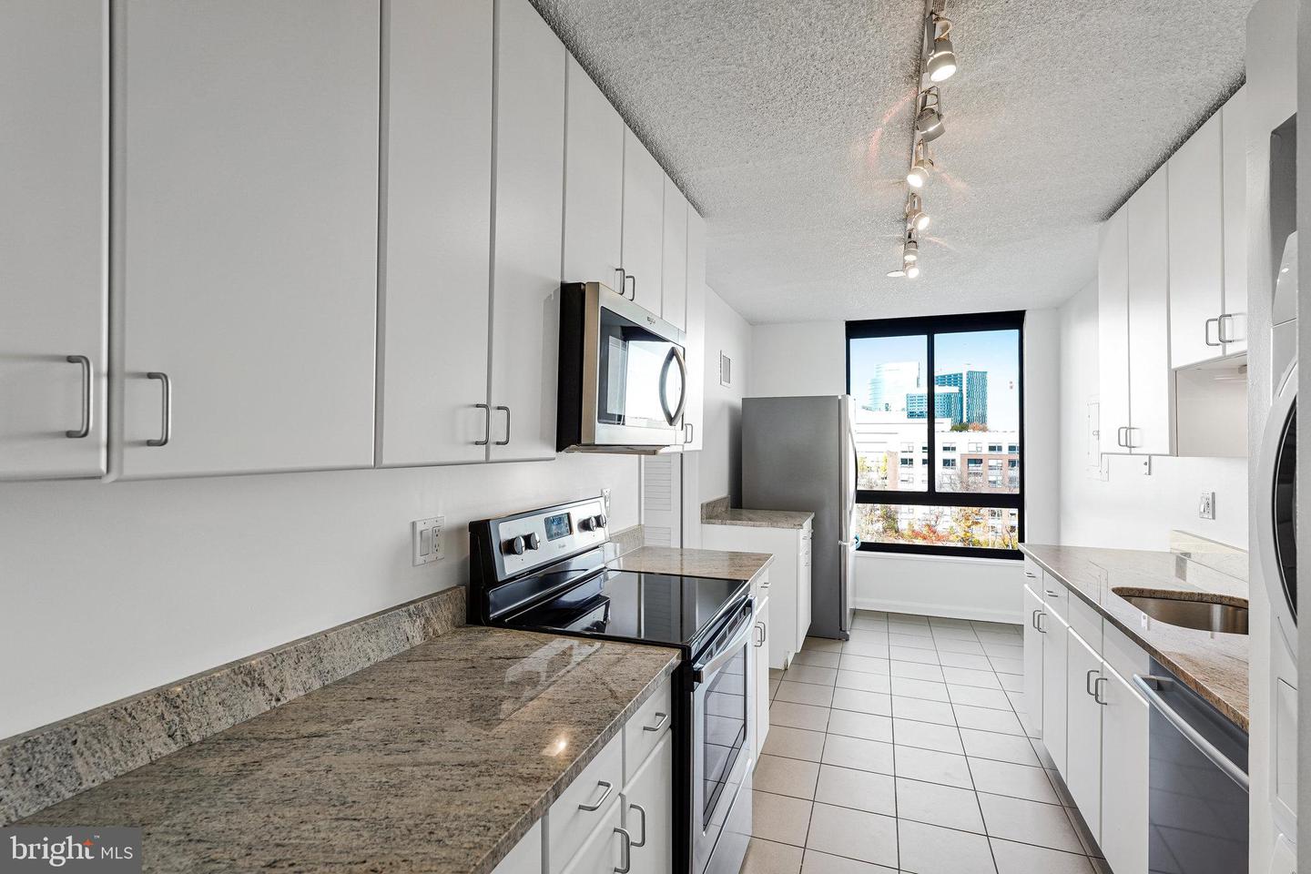 1800 OLD MEADOW RD #302, MCLEAN, Virginia 22102, 2 Bedrooms Bedrooms, ,2 BathroomsBathrooms,Residential,For sale,1800 OLD MEADOW RD #302,VAFX2279094 MLS # VAFX2279094 1800 OLD MEADOW RD #302, MCLEAN, Virginia 22102, 2 Bedrooms Bedrooms, ,2 BathroomsBathrooms,Residential,For sale,1800 OLD MEADOW RD #302,VAFX2279094 MLS # VAFX2279094