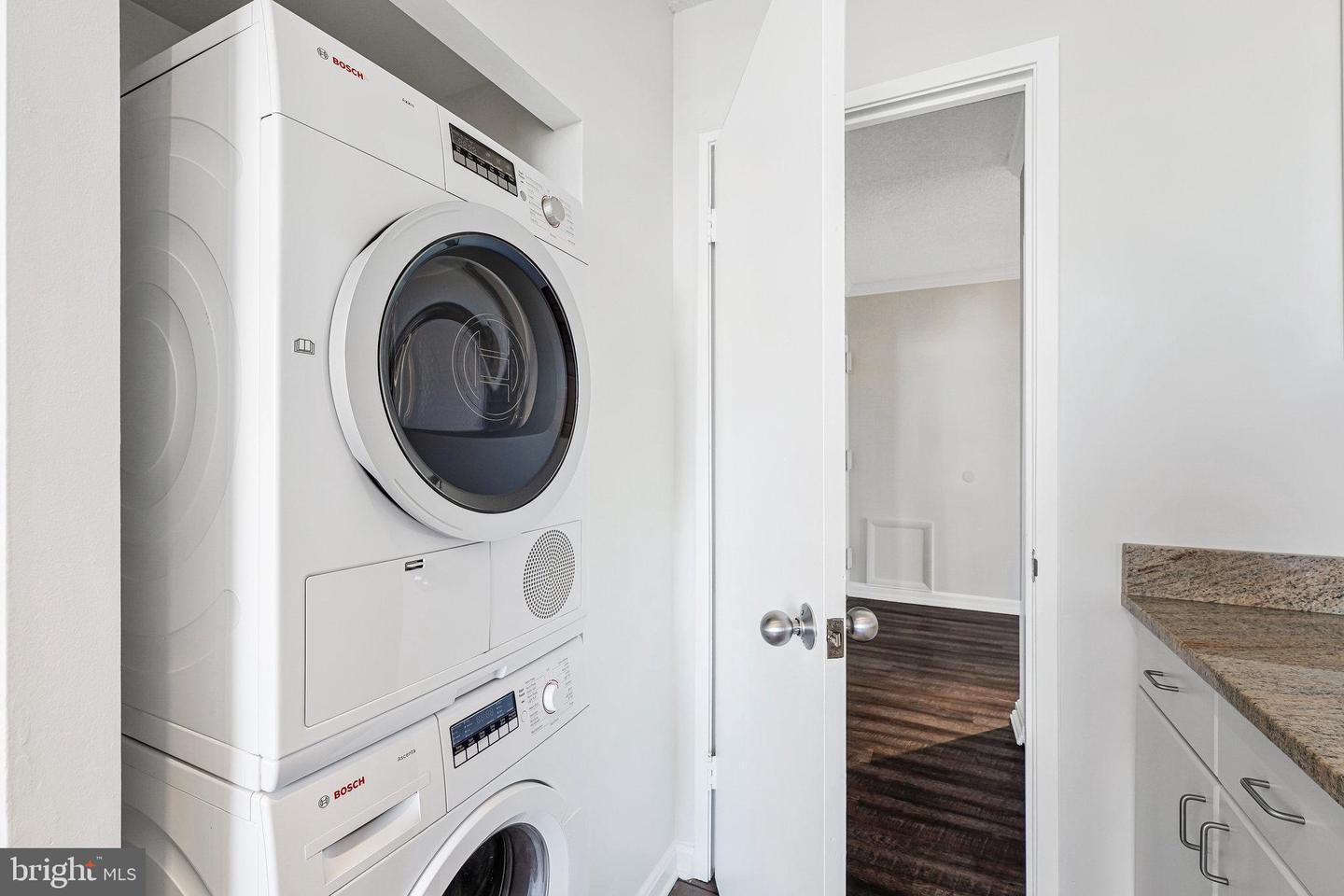 1800 OLD MEADOW RD #302, MCLEAN, Virginia 22102, 2 Bedrooms Bedrooms, ,2 BathroomsBathrooms,Residential,For sale,1800 OLD MEADOW RD #302,VAFX2279094 MLS # VAFX2279094 1800 OLD MEADOW RD #302, MCLEAN, Virginia 22102, 2 Bedrooms Bedrooms, ,2 BathroomsBathrooms,Residential,For sale,1800 OLD MEADOW RD #302,VAFX2279094 MLS # VAFX2279094