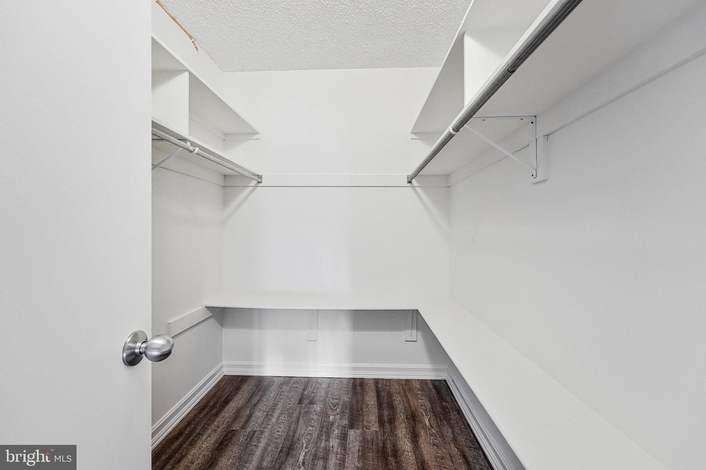 1800 OLD MEADOW RD #302, MCLEAN, Virginia 22102, 2 Bedrooms Bedrooms, ,2 BathroomsBathrooms,Residential,For sale,1800 OLD MEADOW RD #302,VAFX2279094 MLS # VAFX2279094 1800 OLD MEADOW RD #302, MCLEAN, Virginia 22102, 2 Bedrooms Bedrooms, ,2 BathroomsBathrooms,Residential,For sale,1800 OLD MEADOW RD #302,VAFX2279094 MLS # VAFX2279094