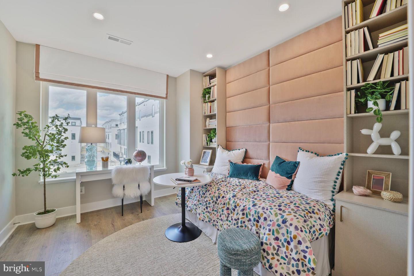 61 LOWER SERVICE CT NW #ATWOOD 891, WASHINGTON, District Of Columbia 20001, 3 Bedrooms Bedrooms, ,2 BathroomsBathrooms,Residential,For sale,61 LOWER SERVICE CT NW #ATWOOD 891,DCDC2231778 MLS # DCDC2231778