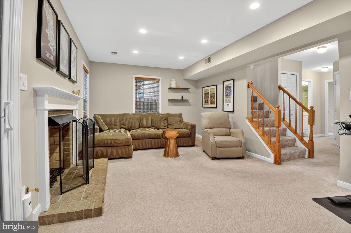 6620 HALTWHISTLE LN, ALEXANDRIA, Virginia 22315, 3 Bedrooms Bedrooms, 7 Rooms Rooms,3 BathroomsBathrooms,Residential,For sale,6620 HALTWHISTLE LN,VAFX2279026 MLS # VAFX2279026 6620 HALTWHISTLE LN, ALEXANDRIA, Virginia 22315, 3 Bedrooms Bedrooms, 7 Rooms Rooms,3 BathroomsBathrooms,Residential,For sale,6620 HALTWHISTLE LN,VAFX2279026 MLS # VAFX2279026