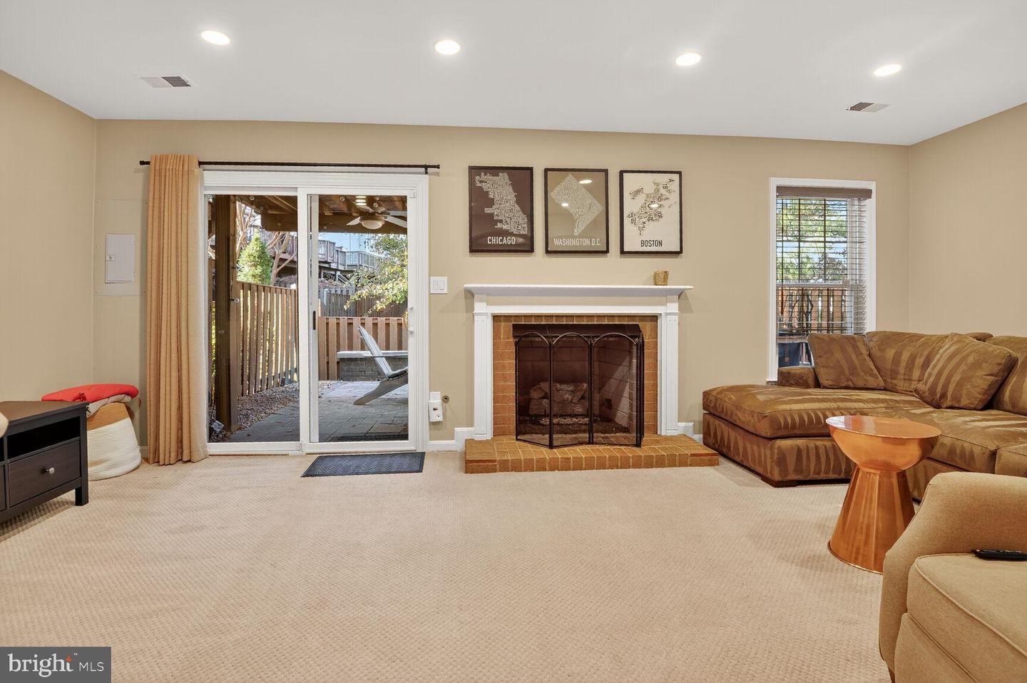 6620 HALTWHISTLE LN, ALEXANDRIA, Virginia 22315, 3 Bedrooms Bedrooms, 7 Rooms Rooms,3 BathroomsBathrooms,Residential,For sale,6620 HALTWHISTLE LN,VAFX2279026 MLS # VAFX2279026 6620 HALTWHISTLE LN, ALEXANDRIA, Virginia 22315, 3 Bedrooms Bedrooms, 7 Rooms Rooms,3 BathroomsBathrooms,Residential,For sale,6620 HALTWHISTLE LN,VAFX2279026 MLS # VAFX2279026