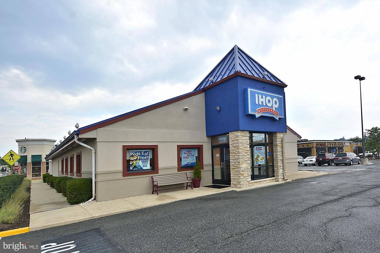 1506 HOLLINDALE DR, ALEXANDRIA, Virginia 22306, 3 Bedrooms Bedrooms, 10 Rooms Rooms,2 BathroomsBathrooms,Residential,For sale,1506 HOLLINDALE DR,VAFX2279156 MLS # VAFX2279156 1506 HOLLINDALE DR, ALEXANDRIA, Virginia 22306, 3 Bedrooms Bedrooms, 10 Rooms Rooms,2 BathroomsBathrooms,Residential,For sale,1506 HOLLINDALE DR,VAFX2279156 MLS # VAFX2279156