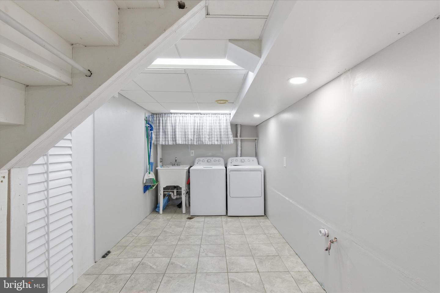 7203 ARTHUR DR, FALLS CHURCH, Virginia 22046, 4 Bedrooms Bedrooms, 11 Rooms Rooms,2 BathroomsBathrooms,Residential,For sale,7203 ARTHUR DR,VAFX2279172 MLS # VAFX2279172 7203 ARTHUR DR, FALLS CHURCH, Virginia 22046, 4 Bedrooms Bedrooms, 11 Rooms Rooms,2 BathroomsBathrooms,Residential,For sale,7203 ARTHUR DR,VAFX2279172 MLS # VAFX2279172