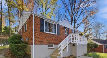 7203 ARTHUR DR, FALLS CHURCH, Virginia 22046, 4 Bedrooms Bedrooms, 11 Rooms Rooms,2 BathroomsBathrooms,Residential,For sale,7203 ARTHUR DR,VAFX2279172 MLS # VAFX2279172