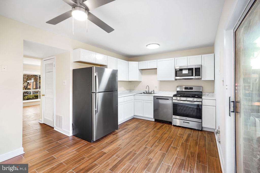 2201 CHAMBLEE PL, HERNDON, Virginia 20170, 2 Bedrooms Bedrooms, ,1 BathroomBathrooms,Residential,For sale,2201 CHAMBLEE PL,VAFX2279184 MLS # VAFX2279184 2201 CHAMBLEE PL, HERNDON, Virginia 20170, 2 Bedrooms Bedrooms, ,1 BathroomBathrooms,Residential,For sale,2201 CHAMBLEE PL,VAFX2279184 MLS # VAFX2279184