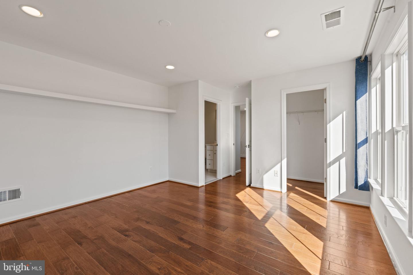 23041 CANYON OAK CT, BRAMBLETON, Virginia 20148, 6 Bedrooms Bedrooms, ,5 BathroomsBathrooms,Residential,For sale,23041 CANYON OAK CT,VALO2109136 MLS # VALO2109136 23041 CANYON OAK CT, BRAMBLETON, Virginia 20148, 6 Bedrooms Bedrooms, ,5 BathroomsBathrooms,Residential,For sale,23041 CANYON OAK CT,VALO2109136 MLS # VALO2109136