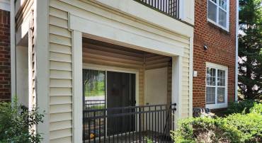 12945 CENTRE PARK CIR #110, HERNDON, Virginia 20171, 3 Bedrooms Bedrooms, ,2 BathroomsBathrooms,Residential,For sale,12945 CENTRE PARK CIR #110,VAFX2274614 MLS # VAFX2274614