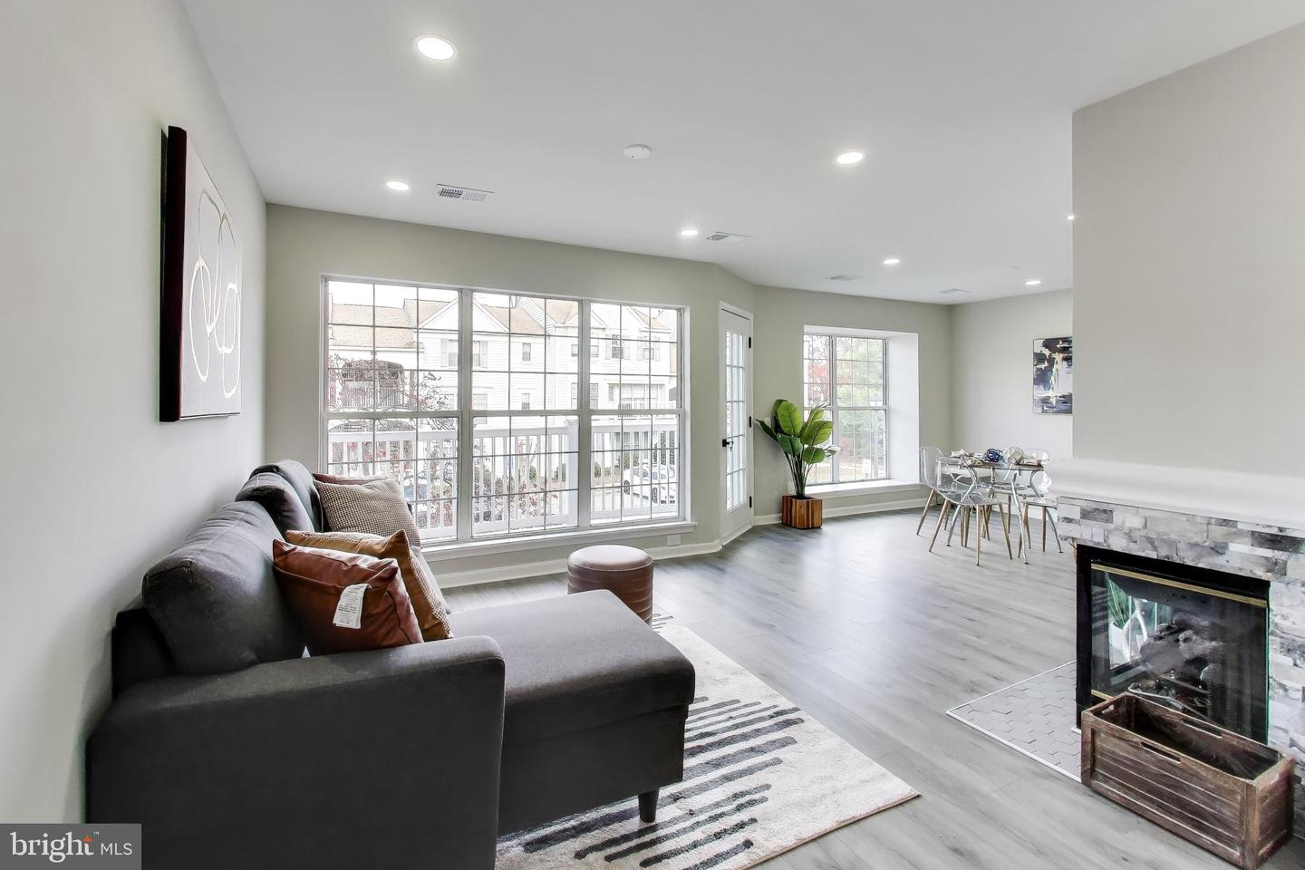 8205 CROSSBROOK CT #201, LORTON, Virginia 22079, 2 Bedrooms Bedrooms, ,1 BathroomBathrooms,Residential,For sale,8205 CROSSBROOK CT #201,VAFX2275818 MLS # VAFX2275818 8205 CROSSBROOK CT #201, LORTON, Virginia 22079, 2 Bedrooms Bedrooms, ,1 BathroomBathrooms,Residential,For sale,8205 CROSSBROOK CT #201,VAFX2275818 MLS # VAFX2275818