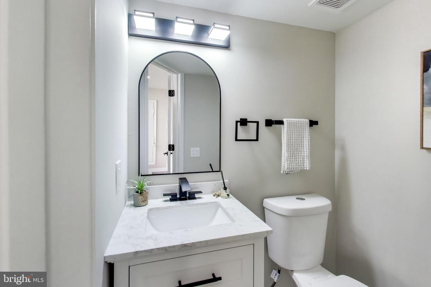 8205 CROSSBROOK CT #201, LORTON, Virginia 22079, 2 Bedrooms Bedrooms, ,1 BathroomBathrooms,Residential,For sale,8205 CROSSBROOK CT #201,VAFX2275818 MLS # VAFX2275818 8205 CROSSBROOK CT #201, LORTON, Virginia 22079, 2 Bedrooms Bedrooms, ,1 BathroomBathrooms,Residential,For sale,8205 CROSSBROOK CT #201,VAFX2275818 MLS # VAFX2275818