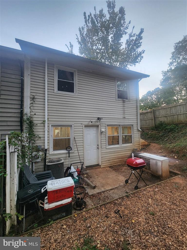 404 VISCOSE AVE, FRONT ROYAL, Virginia 22630, 3 Bedrooms Bedrooms, ,1 BathroomBathrooms,Residential,For sale,404 VISCOSE AVE,VAWR2012650 MLS # VAWR2012650