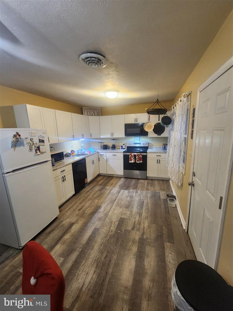 404 VISCOSE AVE, FRONT ROYAL, Virginia 22630, 3 Bedrooms Bedrooms, ,1 BathroomBathrooms,Residential,For sale,404 VISCOSE AVE,VAWR2012650 MLS # VAWR2012650