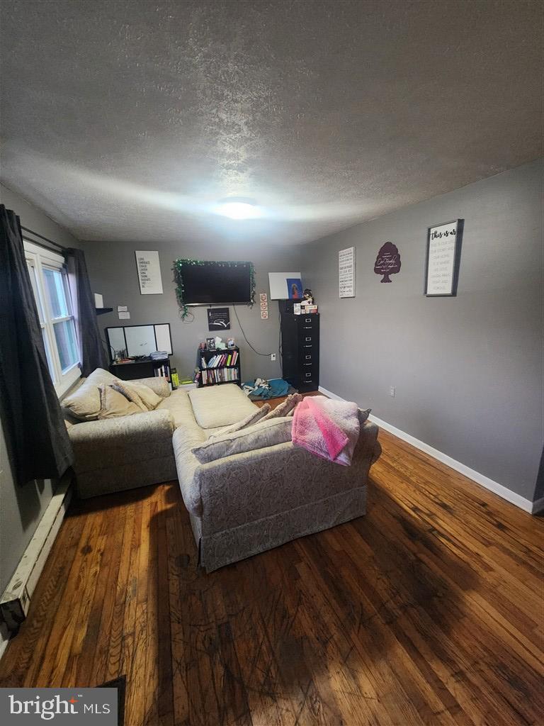 404 VISCOSE AVE, FRONT ROYAL, Virginia 22630, 3 Bedrooms Bedrooms, ,1 BathroomBathrooms,Residential,For sale,404 VISCOSE AVE,VAWR2012650 MLS # VAWR2012650