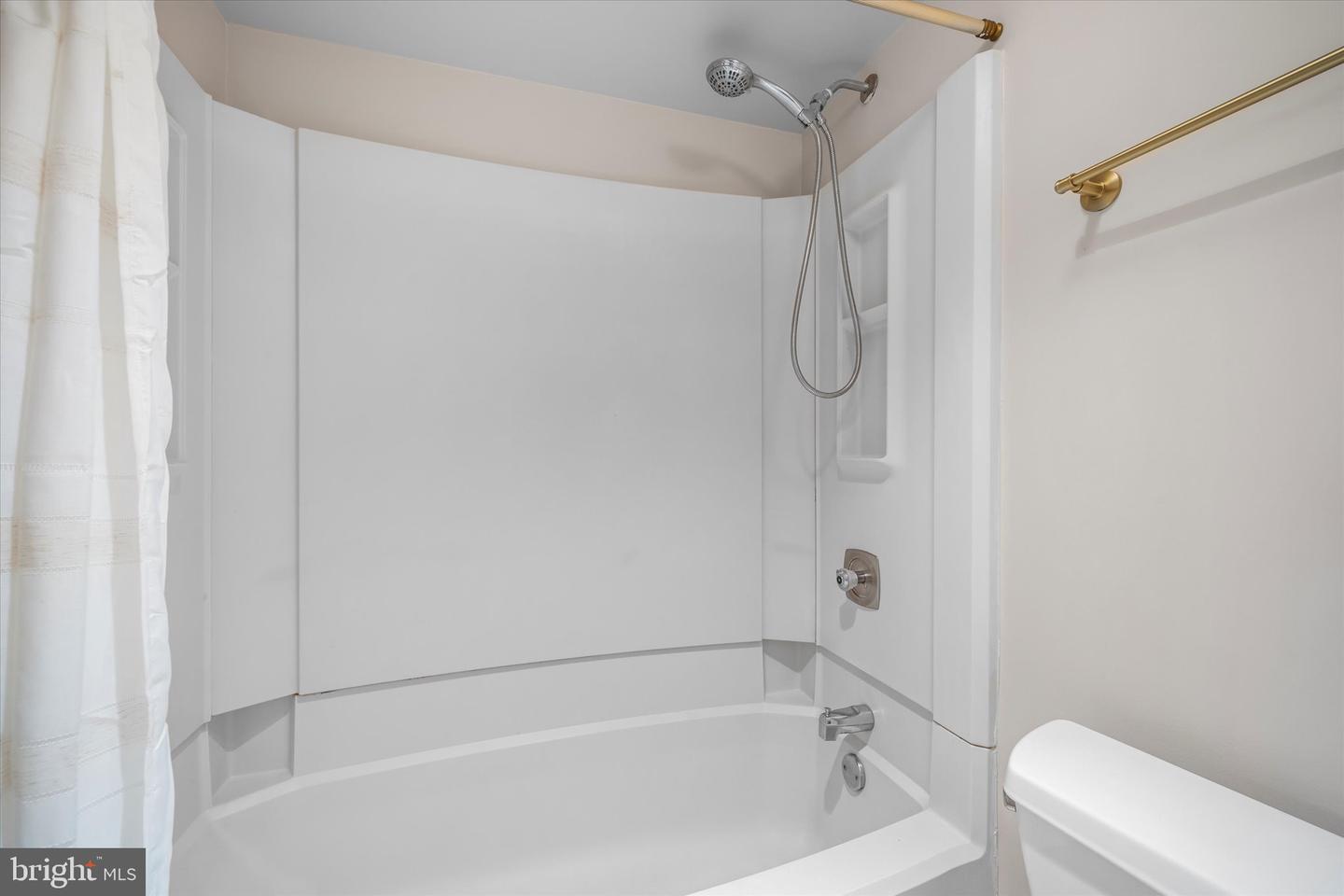 5902 MOUNT EAGLE DR #1410, ALEXANDRIA, Virginia 22303, 2 Bedrooms Bedrooms, ,2 BathroomsBathrooms,Residential,For sale,5902 MOUNT EAGLE DR #1410,VAFX2277938 MLS # VAFX2277938 5902 MOUNT EAGLE DR #1410, ALEXANDRIA, Virginia 22303, 2 Bedrooms Bedrooms, ,2 BathroomsBathrooms,Residential,For sale,5902 MOUNT EAGLE DR #1410,VAFX2277938 MLS # VAFX2277938