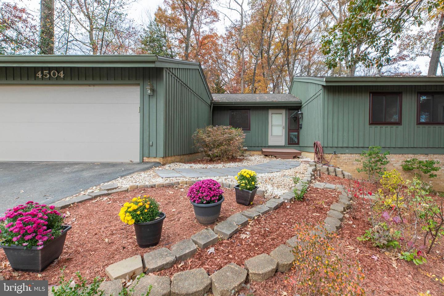 4504 WAKEFIELD DR, ANNANDALE, Virginia 22003, 5 Bedrooms Bedrooms, ,3 BathroomsBathrooms,Residential,For sale,4504 WAKEFIELD DR,VAFX2278932 MLS # VAFX2278932 4504 WAKEFIELD DR, ANNANDALE, Virginia 22003, 5 Bedrooms Bedrooms, ,3 BathroomsBathrooms,Residential,For sale,4504 WAKEFIELD DR,VAFX2278932 MLS # VAFX2278932