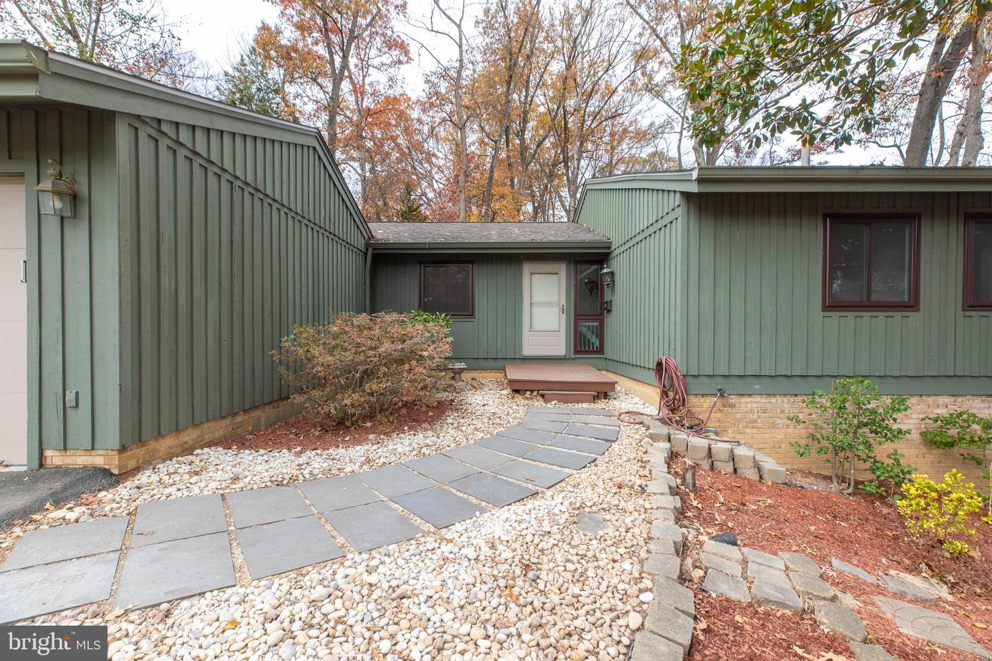 4504 WAKEFIELD DR, ANNANDALE, Virginia 22003, 5 Bedrooms Bedrooms, ,3 BathroomsBathrooms,Residential,For sale,4504 WAKEFIELD DR,VAFX2278932 MLS # VAFX2278932 4504 WAKEFIELD DR, ANNANDALE, Virginia 22003, 5 Bedrooms Bedrooms, ,3 BathroomsBathrooms,Residential,For sale,4504 WAKEFIELD DR,VAFX2278932 MLS # VAFX2278932