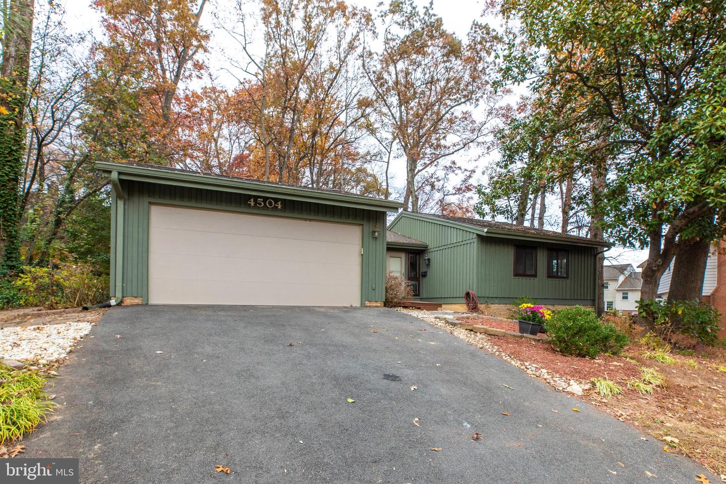 4504 WAKEFIELD DR, ANNANDALE, Virginia 22003, 5 Bedrooms Bedrooms, ,3 BathroomsBathrooms,Residential,For sale,4504 WAKEFIELD DR,VAFX2278932 MLS # VAFX2278932 4504 WAKEFIELD DR, ANNANDALE, Virginia 22003, 5 Bedrooms Bedrooms, ,3 BathroomsBathrooms,Residential,For sale,4504 WAKEFIELD DR,VAFX2278932 MLS # VAFX2278932