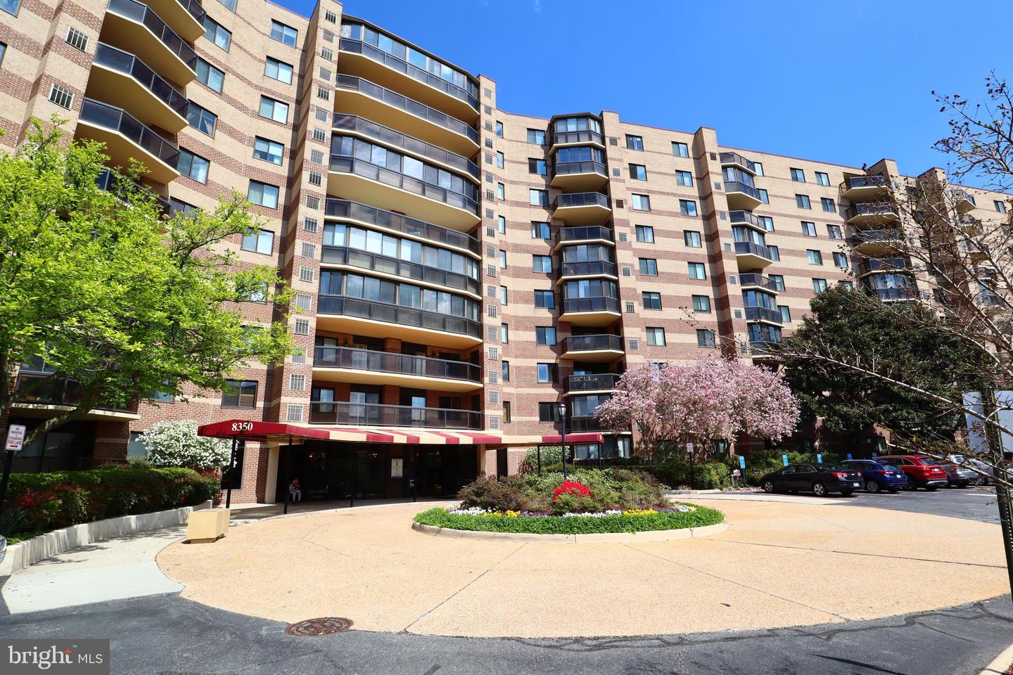 8350 GREENSBORO DR #807, MCLEAN, Virginia 22102, 2 Bedrooms Bedrooms, ,2 BathroomsBathrooms,Residential,For sale,8350 GREENSBORO DR #807,VAFX2279126 MLS # VAFX2279126 8350 GREENSBORO DR #807, MCLEAN, Virginia 22102, 2 Bedrooms Bedrooms, ,2 BathroomsBathrooms,Residential,For sale,8350 GREENSBORO DR #807,VAFX2279126 MLS # VAFX2279126