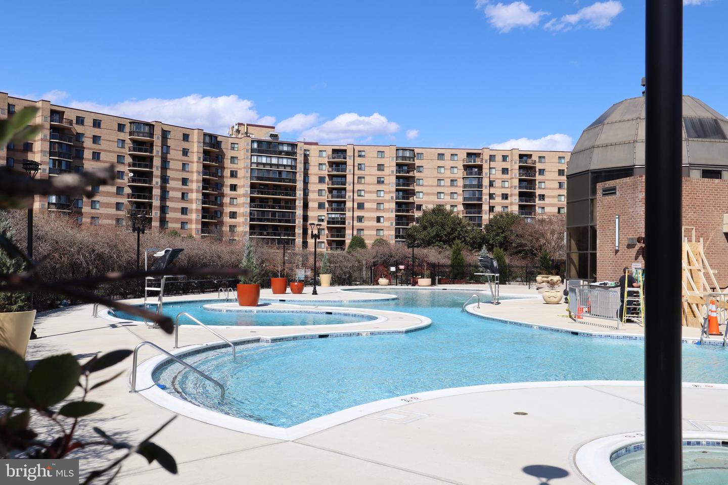 8350 GREENSBORO DR #807, MCLEAN, Virginia 22102, 2 Bedrooms Bedrooms, ,2 BathroomsBathrooms,Residential,For sale,8350 GREENSBORO DR #807,VAFX2279126 MLS # VAFX2279126 8350 GREENSBORO DR #807, MCLEAN, Virginia 22102, 2 Bedrooms Bedrooms, ,2 BathroomsBathrooms,Residential,For sale,8350 GREENSBORO DR #807,VAFX2279126 MLS # VAFX2279126