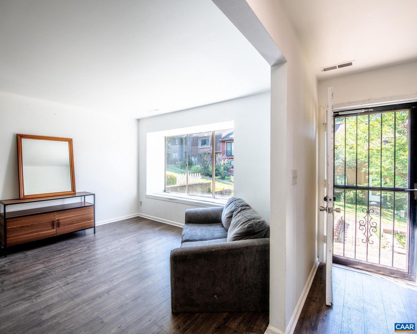 28 WOODLAKE DR, CHARLOTTESVILLE, Virginia 22901, 3 Bedrooms Bedrooms, ,1 BathroomBathrooms,Residential,For sale,28 WOODLAKE DR,671113 MLS # 671113 28 WOODLAKE DR, CHARLOTTESVILLE, Virginia 22901, 3 Bedrooms Bedrooms, ,1 BathroomBathrooms,Residential,For sale,28 WOODLAKE DR,671113 MLS # 671113