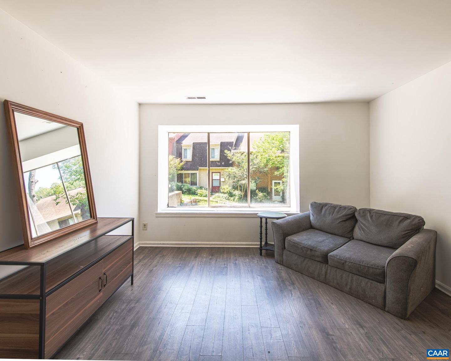 28 WOODLAKE DR, CHARLOTTESVILLE, Virginia 22901, 3 Bedrooms Bedrooms, ,1 BathroomBathrooms,Residential,For sale,28 WOODLAKE DR,671113 MLS # 671113 28 WOODLAKE DR, CHARLOTTESVILLE, Virginia 22901, 3 Bedrooms Bedrooms, ,1 BathroomBathrooms,Residential,For sale,28 WOODLAKE DR,671113 MLS # 671113