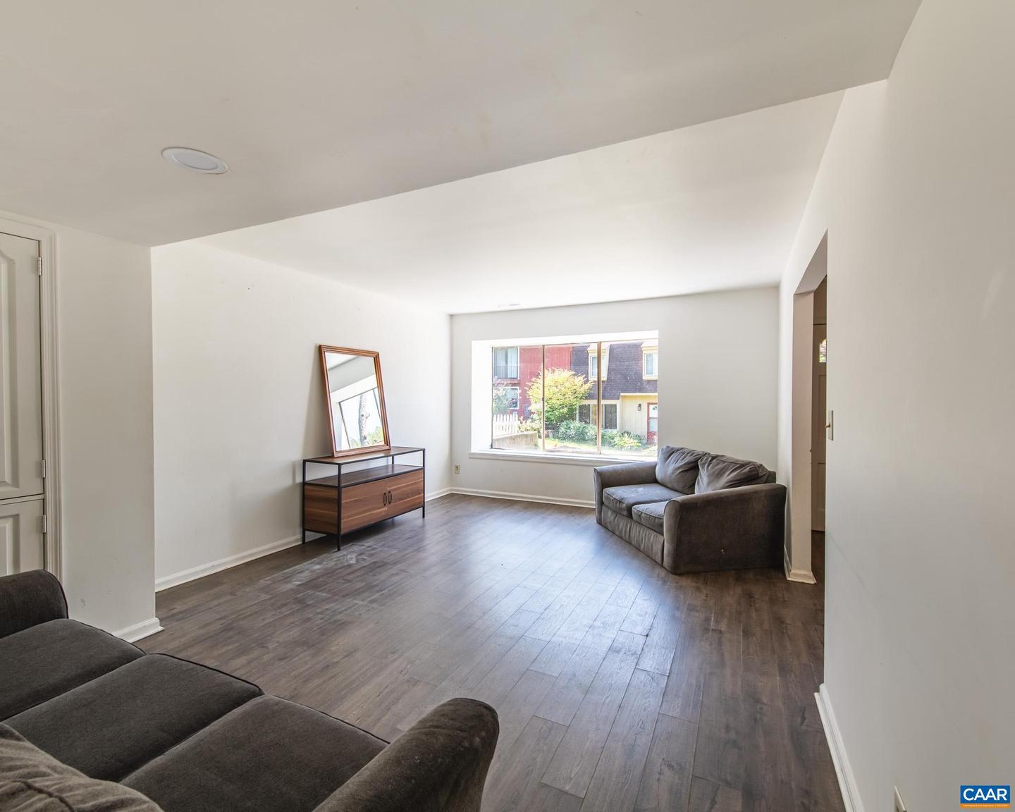 28 WOODLAKE DR, CHARLOTTESVILLE, Virginia 22901, 3 Bedrooms Bedrooms, ,1 BathroomBathrooms,Residential,For sale,28 WOODLAKE DR,671113 MLS # 671113 28 WOODLAKE DR, CHARLOTTESVILLE, Virginia 22901, 3 Bedrooms Bedrooms, ,1 BathroomBathrooms,Residential,For sale,28 WOODLAKE DR,671113 MLS # 671113