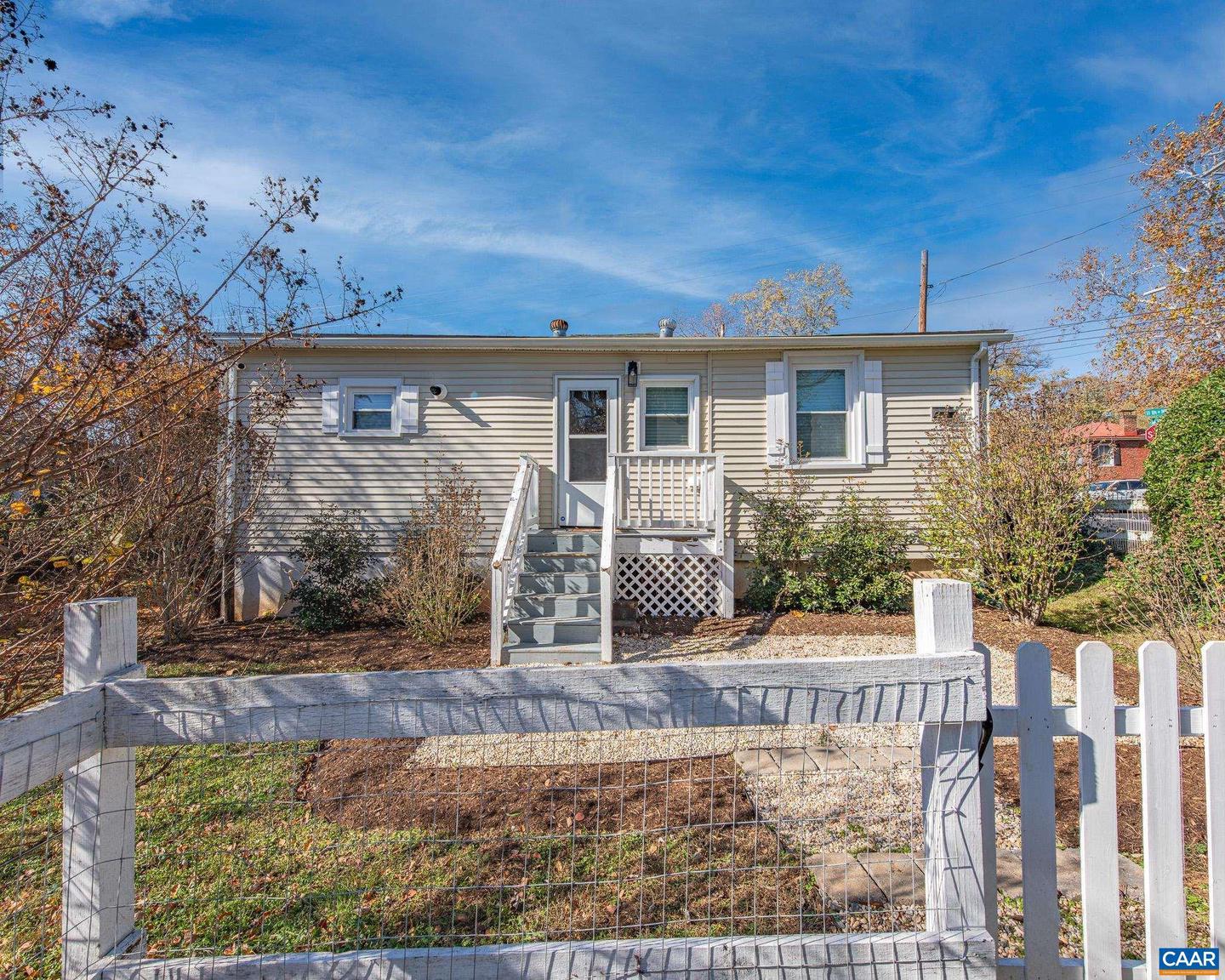 430 11TH ST, CHARLOTTESVILLE, Virginia 22903, 2 Bedrooms Bedrooms, ,1 BathroomBathrooms,Residential,For sale,430 11TH ST,671126 MLS # 671126 430 11TH ST, CHARLOTTESVILLE, Virginia 22903, 2 Bedrooms Bedrooms, ,1 BathroomBathrooms,Residential,For sale,430 11TH ST,671126 MLS # 671126