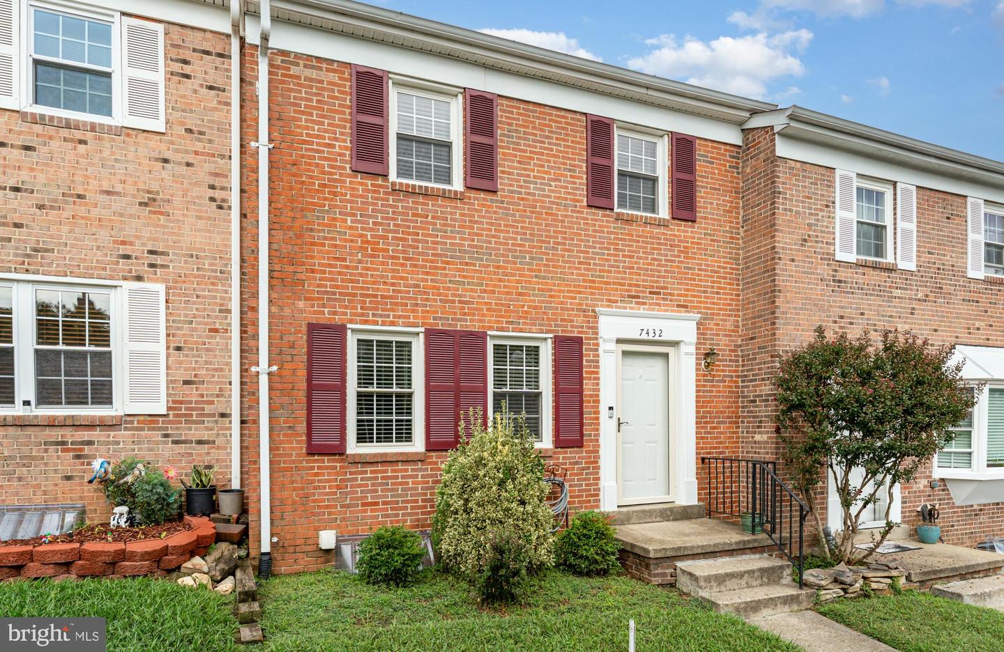 7432 LARNE LN, LORTON, Virginia 22079, 3 Bedrooms Bedrooms, ,3 BathroomsBathrooms,Residential,For sale,7432 LARNE LN,VAFX2279158 MLS # VAFX2279158