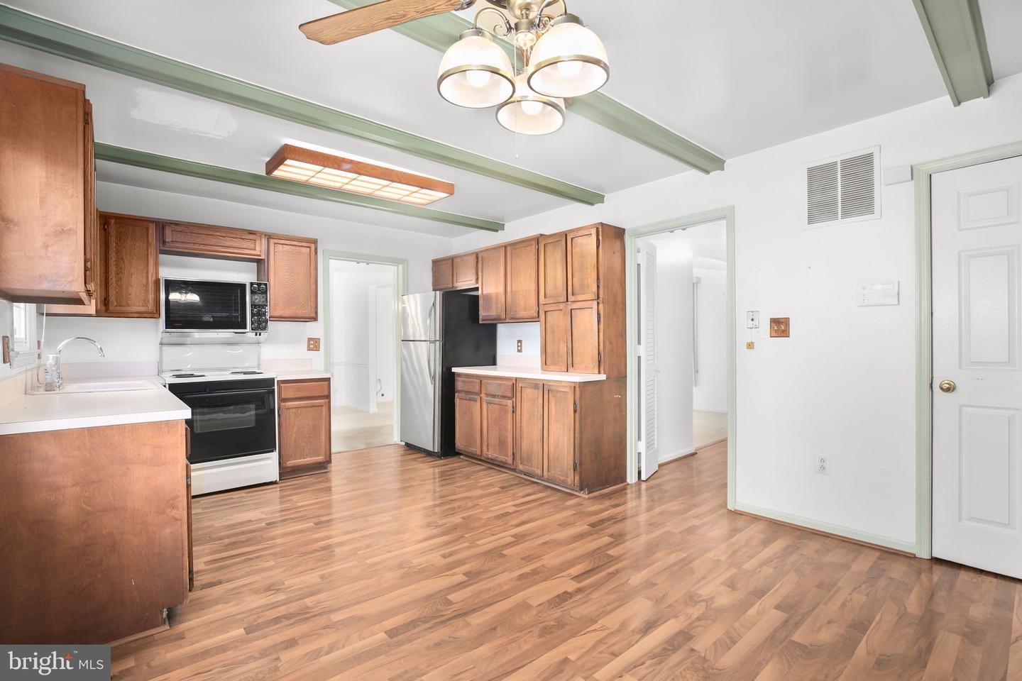 7922 LAKE PLEASANT DR, SPRINGFIELD, Virginia 22153, 4 Bedrooms Bedrooms, ,2 BathroomsBathrooms,Residential,For sale,7922 LAKE PLEASANT DR,VAFX2279230 MLS # VAFX2279230 7922 LAKE PLEASANT DR, SPRINGFIELD, Virginia 22153, 4 Bedrooms Bedrooms, ,2 BathroomsBathrooms,Residential,For sale,7922 LAKE PLEASANT DR,VAFX2279230 MLS # VAFX2279230