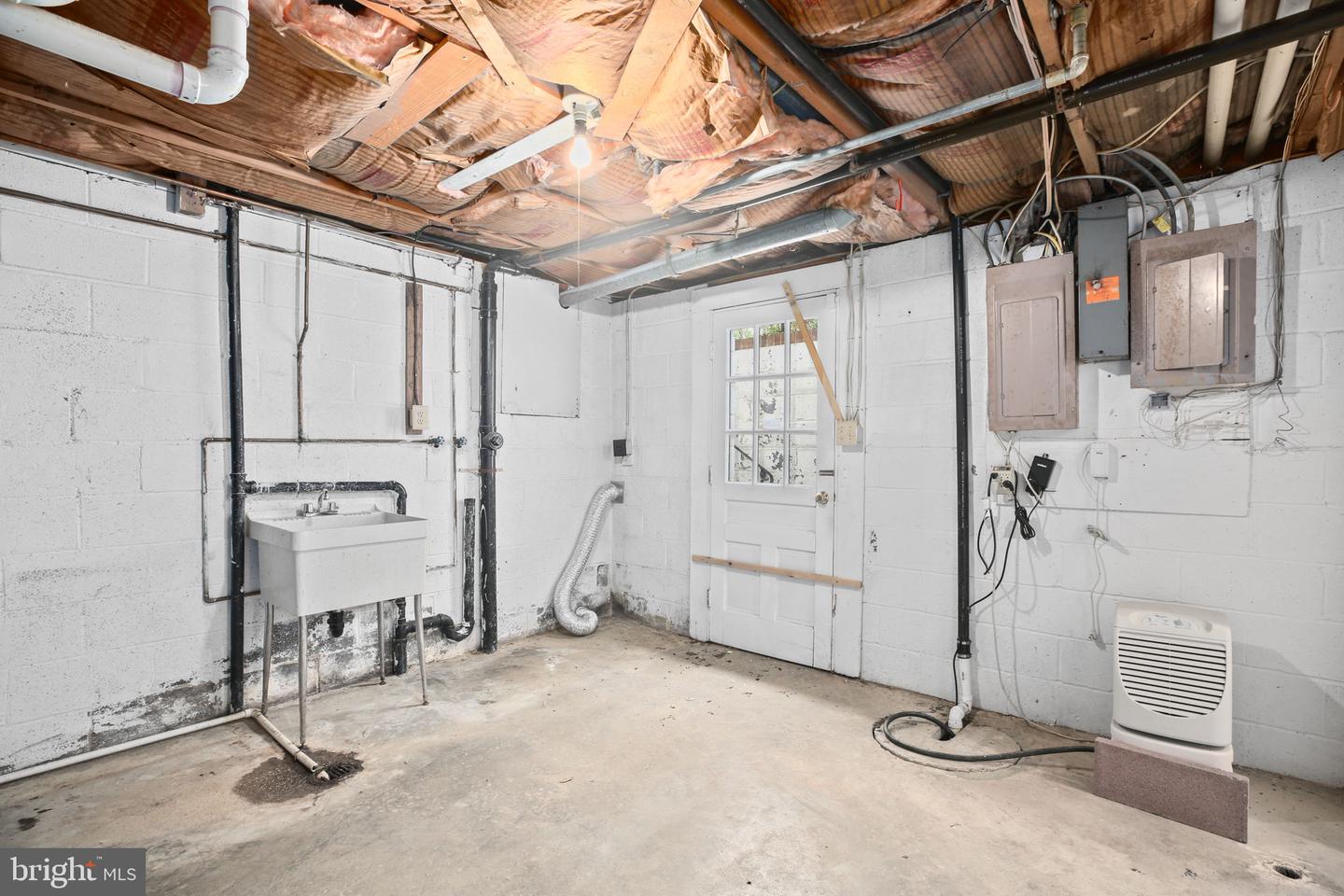 7922 LAKE PLEASANT DR, SPRINGFIELD, Virginia 22153, 4 Bedrooms Bedrooms, ,2 BathroomsBathrooms,Residential,For sale,7922 LAKE PLEASANT DR,VAFX2279230 MLS # VAFX2279230 7922 LAKE PLEASANT DR, SPRINGFIELD, Virginia 22153, 4 Bedrooms Bedrooms, ,2 BathroomsBathrooms,Residential,For sale,7922 LAKE PLEASANT DR,VAFX2279230 MLS # VAFX2279230