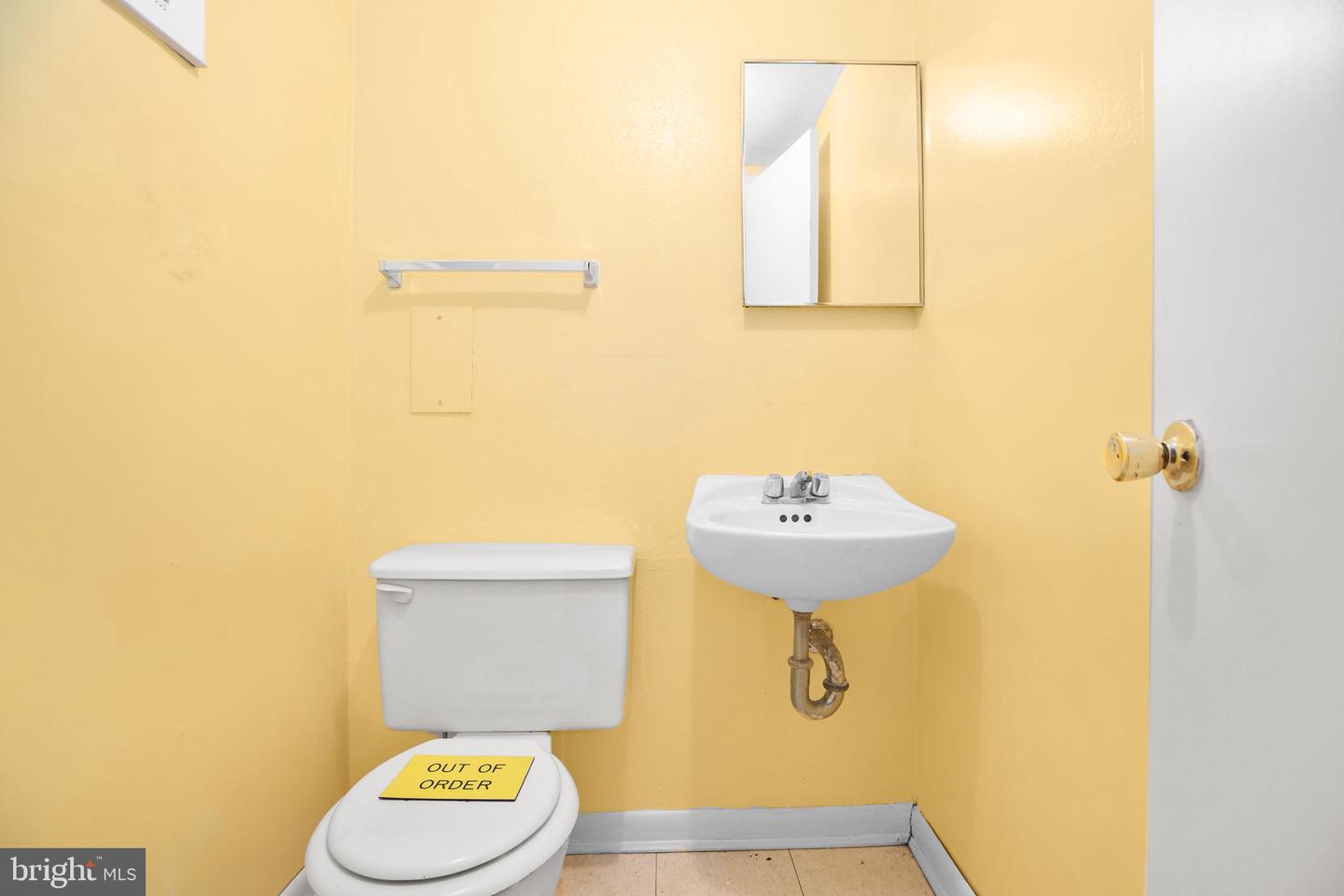 7922 LAKE PLEASANT DR, SPRINGFIELD, Virginia 22153, 4 Bedrooms Bedrooms, ,2 BathroomsBathrooms,Residential,For sale,7922 LAKE PLEASANT DR,VAFX2279230 MLS # VAFX2279230 7922 LAKE PLEASANT DR, SPRINGFIELD, Virginia 22153, 4 Bedrooms Bedrooms, ,2 BathroomsBathrooms,Residential,For sale,7922 LAKE PLEASANT DR,VAFX2279230 MLS # VAFX2279230