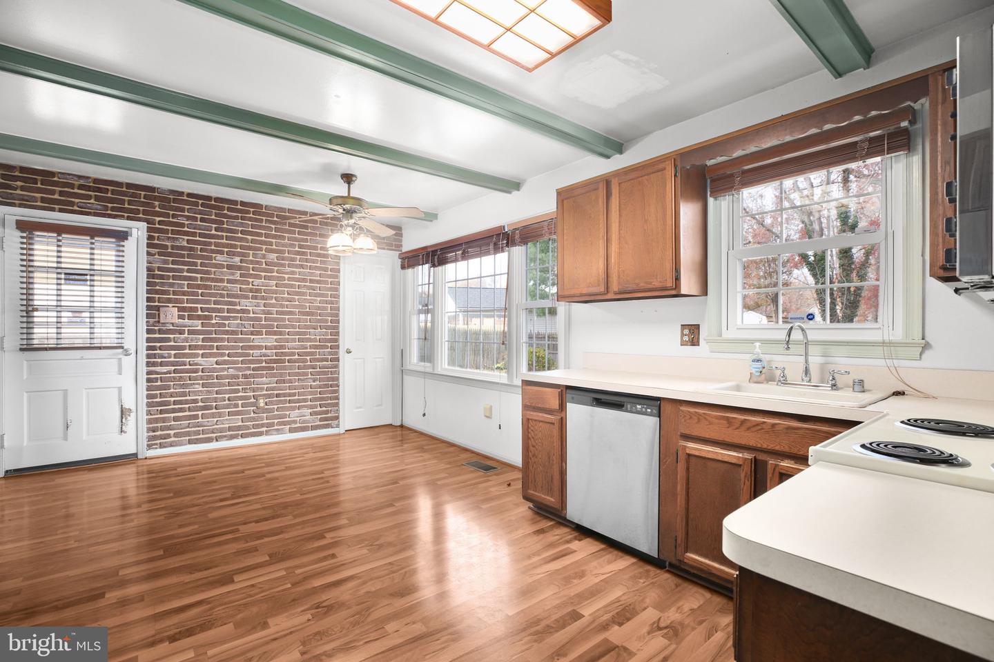 7922 LAKE PLEASANT DR, SPRINGFIELD, Virginia 22153, 4 Bedrooms Bedrooms, ,2 BathroomsBathrooms,Residential,For sale,7922 LAKE PLEASANT DR,VAFX2279230 MLS # VAFX2279230 7922 LAKE PLEASANT DR, SPRINGFIELD, Virginia 22153, 4 Bedrooms Bedrooms, ,2 BathroomsBathrooms,Residential,For sale,7922 LAKE PLEASANT DR,VAFX2279230 MLS # VAFX2279230