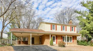 7922 LAKE PLEASANT DR, SPRINGFIELD, Virginia 22153, 4 Bedrooms Bedrooms, ,2 BathroomsBathrooms,Residential,For sale,7922 LAKE PLEASANT DR,VAFX2279230 MLS # VAFX2279230