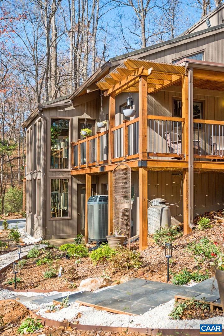 247 BLUE ROCK RDG, CHARLOTTESVILLE, Virginia 22903, 4 Bedrooms Bedrooms, ,3 BathroomsBathrooms,Residential,For sale,247 BLUE ROCK RDG,671144 MLS # 671144