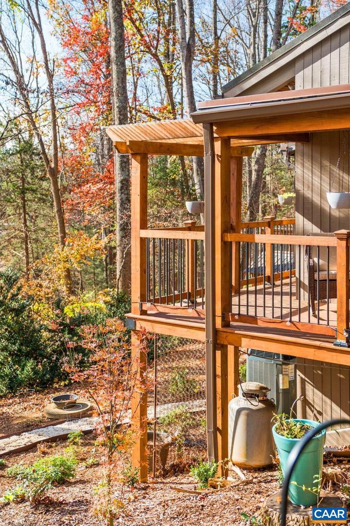 247 BLUE ROCK RDG, CHARLOTTESVILLE, Virginia 22903, 4 Bedrooms Bedrooms, ,3 BathroomsBathrooms,Residential,For sale,247 BLUE ROCK RDG,671144 MLS # 671144