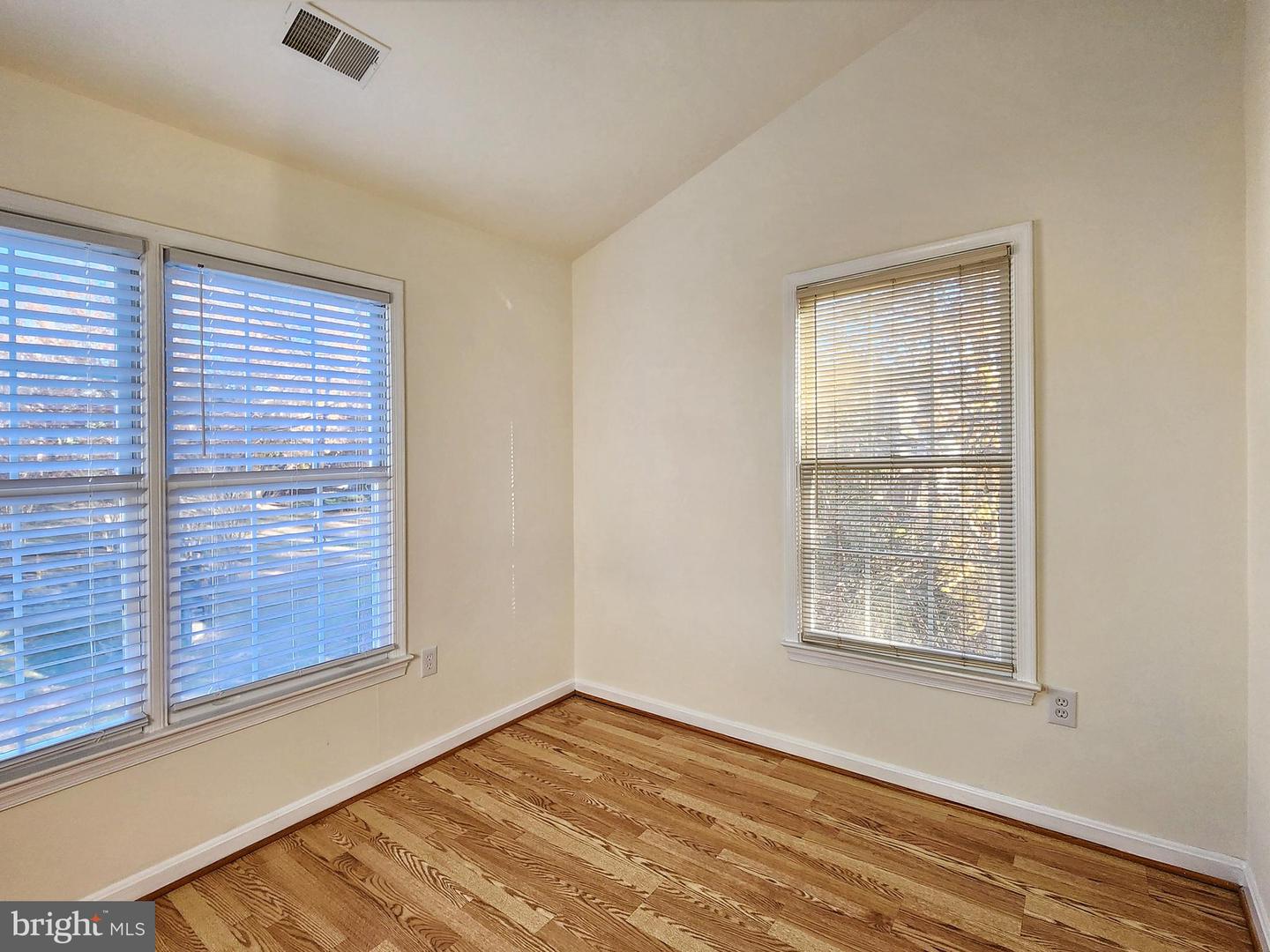 8026 READINGTON CT, SPRINGFIELD, Virginia 22152, 3 Bedrooms Bedrooms, ,3 BathroomsBathrooms,Residential,For sale,8026 READINGTON CT,VAFX2279252 MLS # VAFX2279252 8026 READINGTON CT, SPRINGFIELD, Virginia 22152, 3 Bedrooms Bedrooms, ,3 BathroomsBathrooms,Residential,For sale,8026 READINGTON CT,VAFX2279252 MLS # VAFX2279252